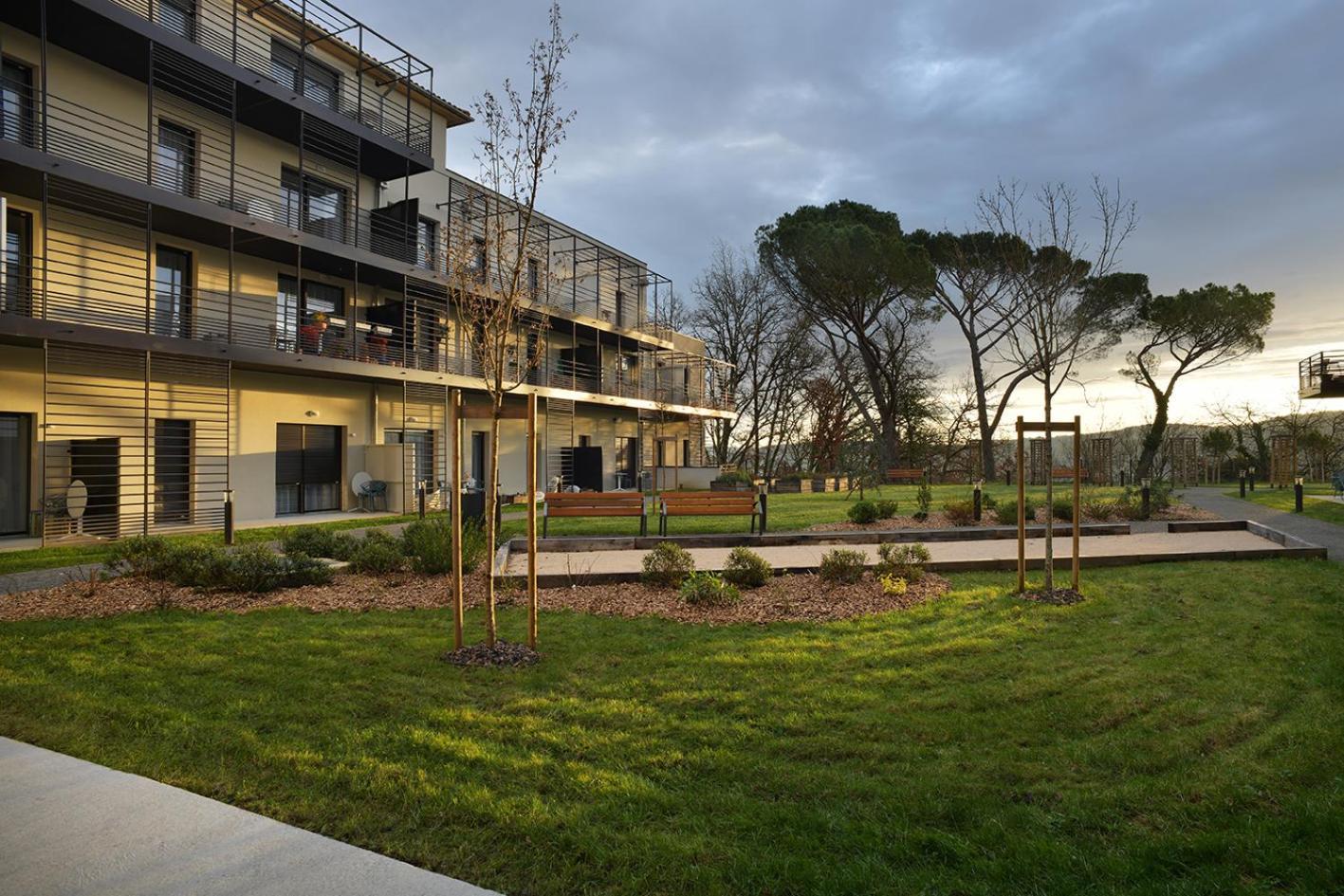 Domitys L'Amarante Aparthotel Cahors Exterior photo